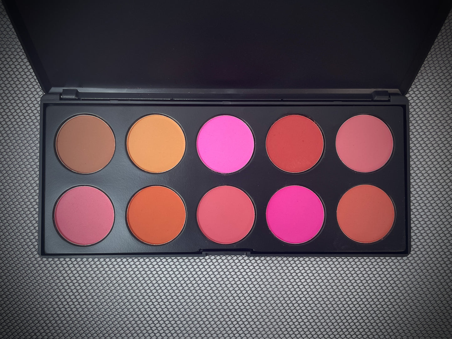 8-Shade Matte Blush Palette