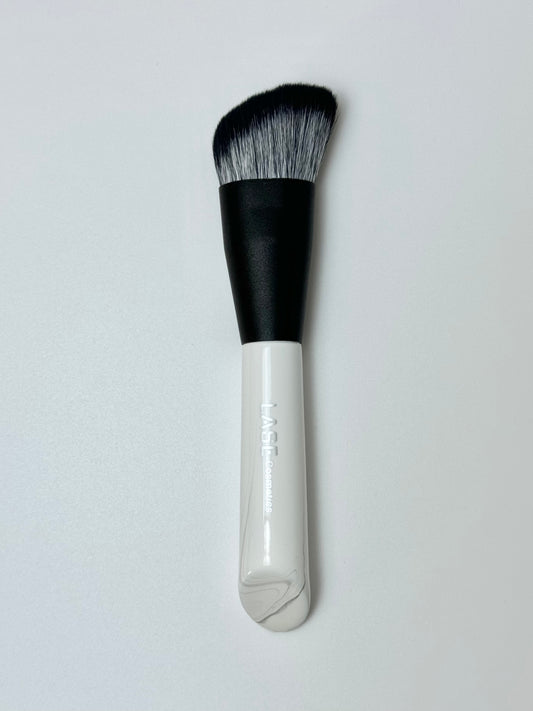 Dense Angled Foundation Brush - L1